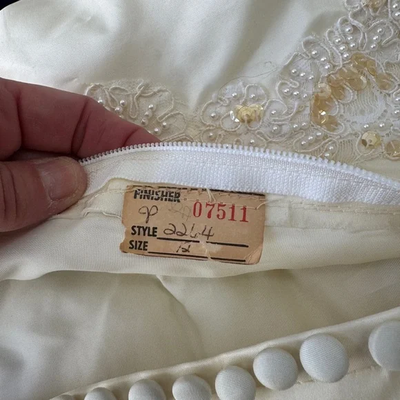 Vintage 1980s Demetrios Ivory Beaded Lace Wedding Gown w/ Detachable Train